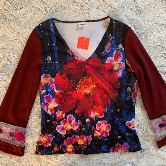 Love Amour Tops - Love Amour top